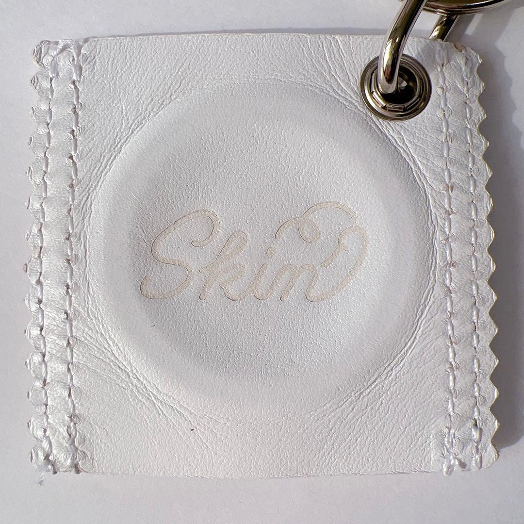 菅田将暉着用 私物 skin tokyo コンドームキーリング ホワイト スキン