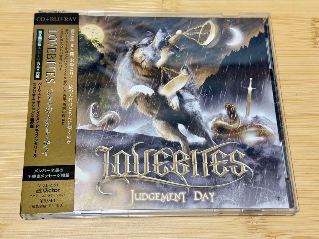 LOVEBITES JUDGEMENT DAY サイン入り