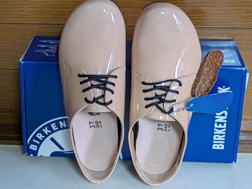 新品BIRKENSTOCKソーンダースパテントグレーベージュ ナチュラルレザー