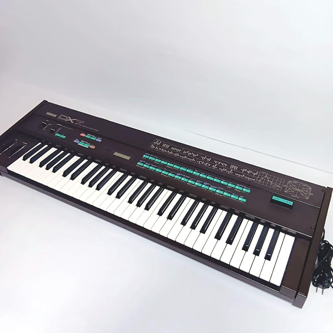 廃盤 ヤマハ シンセサイザー DX7 ハードケース付き 61鍵盤 32音色