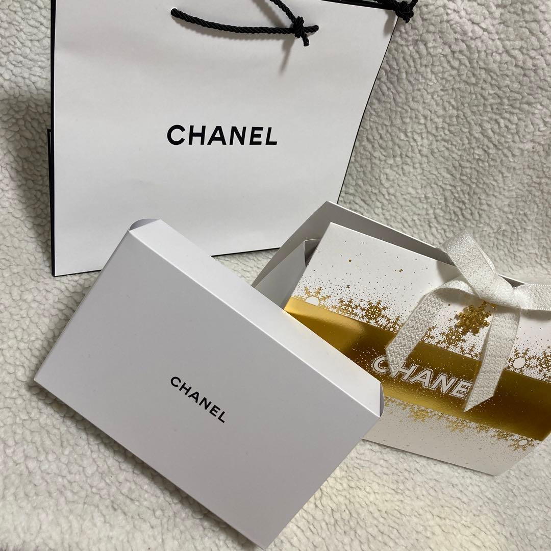 シャネル クリスマス コフレ 限定 トータル ルック セット ポーチ 口紅