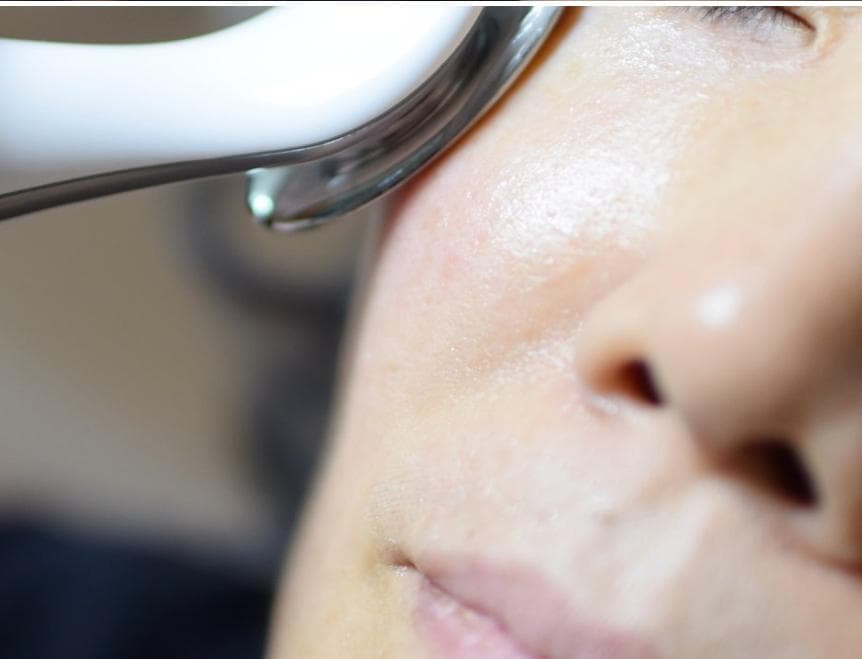 新品未使用未開封　ニュースキン　ブースト　 美顔器 充電器付き