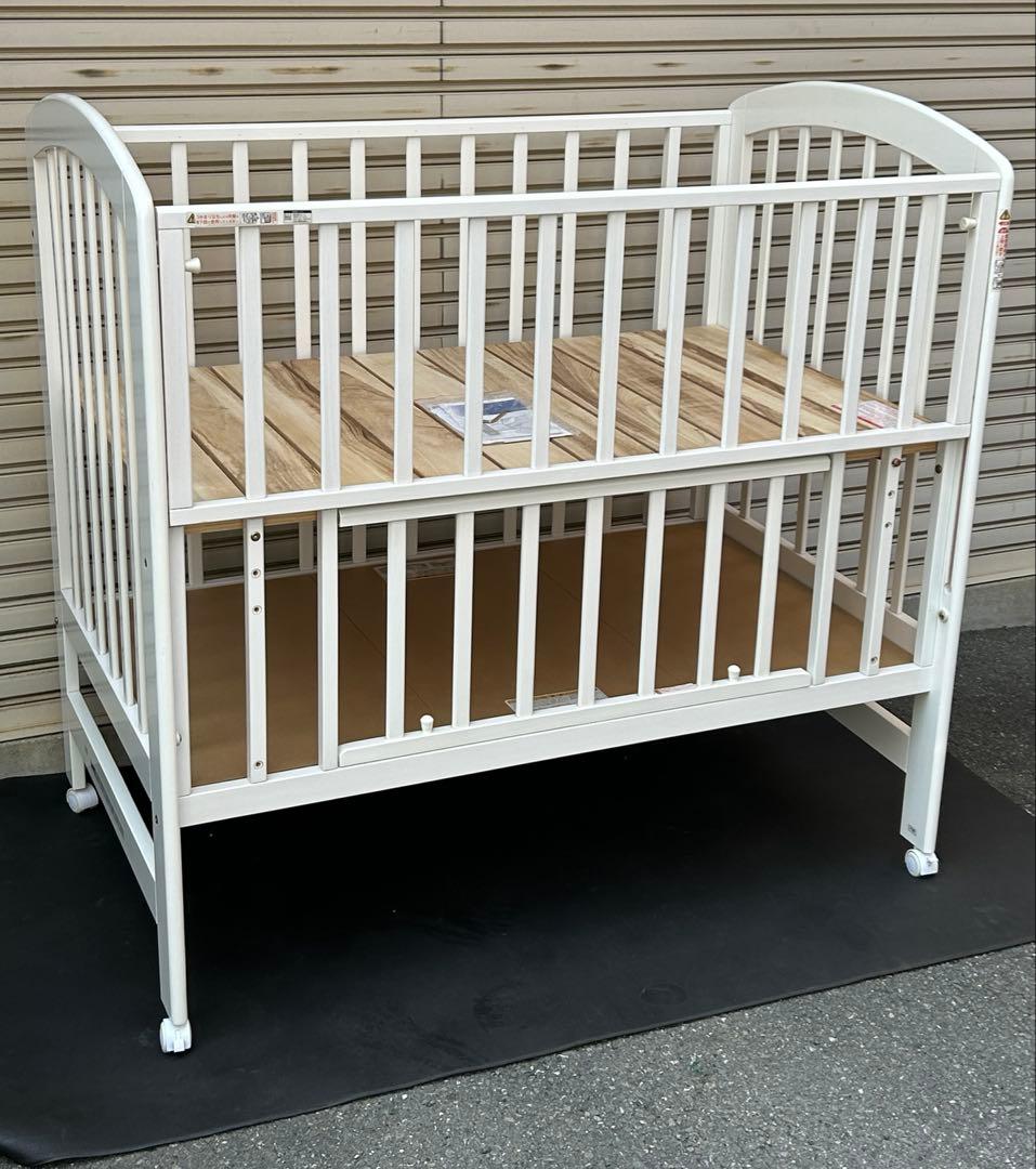 【配達・引取】カトージ　ハイポジションベビーベッド アーチ　白　大阪・兵庫 配達・引取】カトージ ハイポジションベビーベッド アーチ 白 大阪