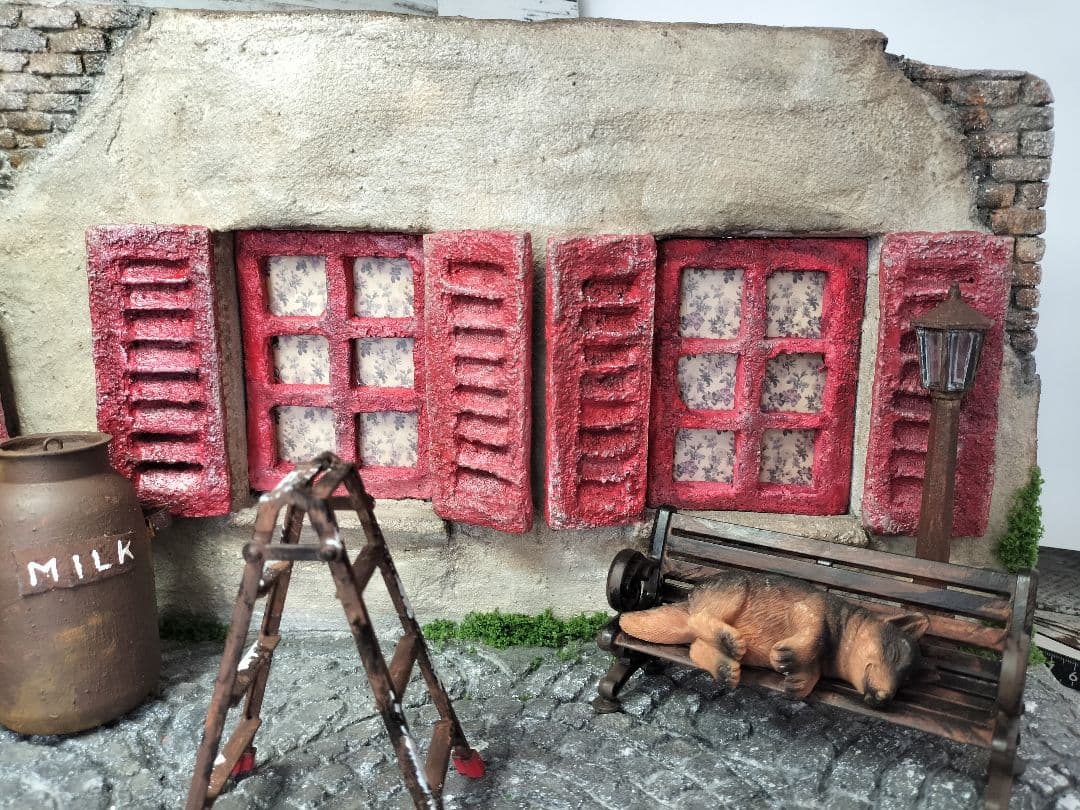 りく＆カイ様専用 赤い窓のモルタル背景とニャンコ柄のリースプランター