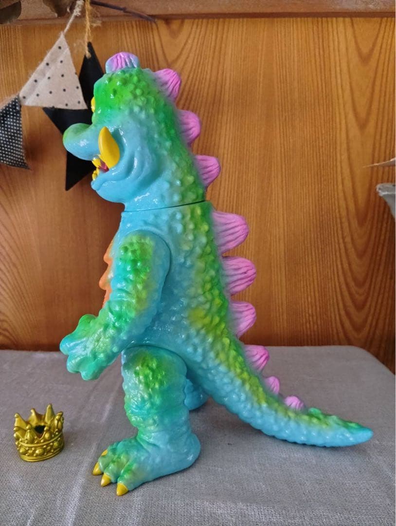 ピコピコ怪獣大王ソフビ - メルカリ