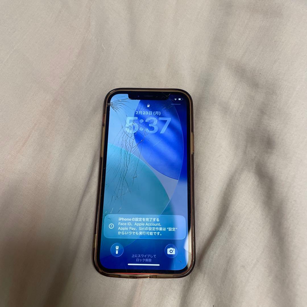 iPhone 12赤色 画面ひび割れあり - メルカリ