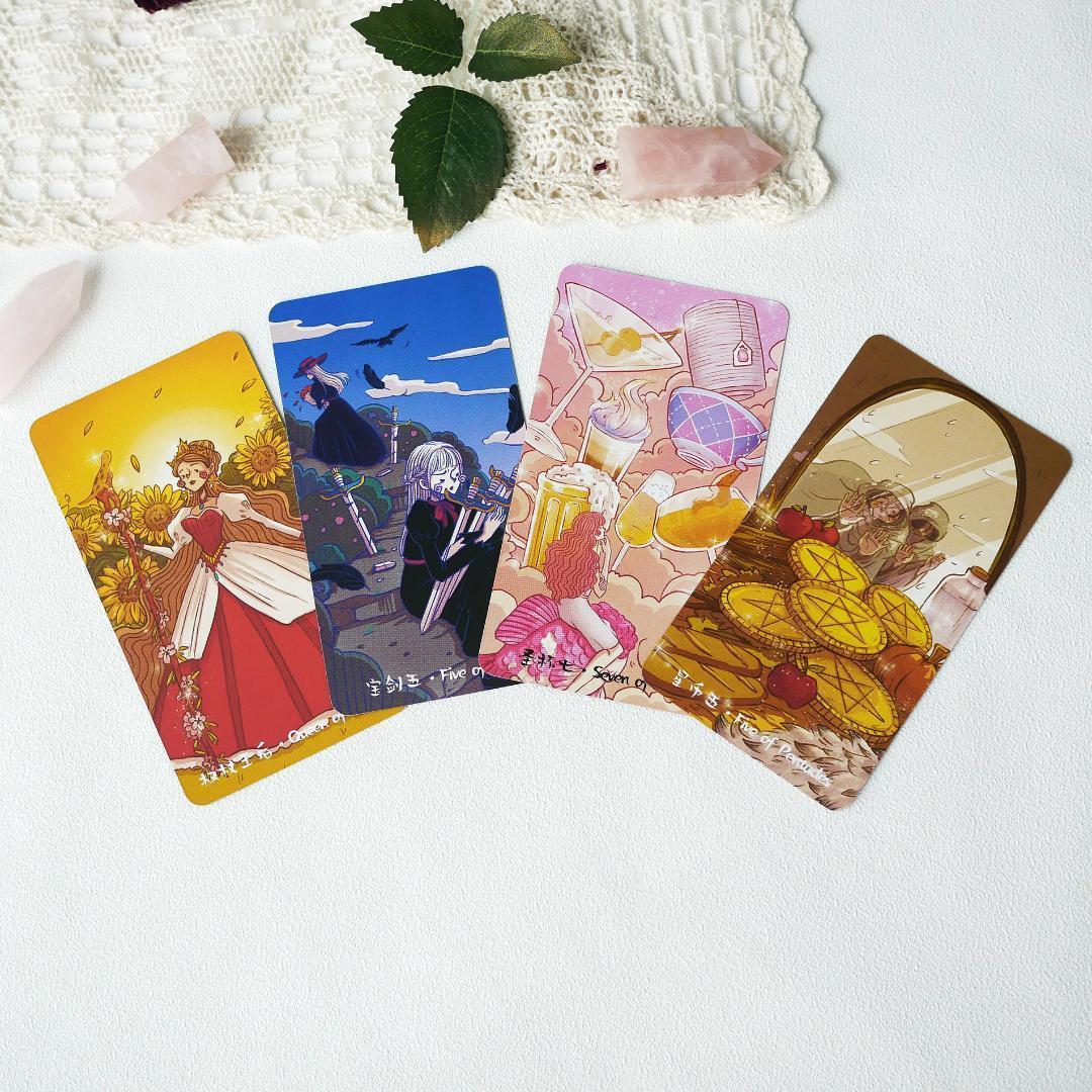 正規品タロットカード】豪華箔押し仕様✨童話や物語を描いた絵本のよう