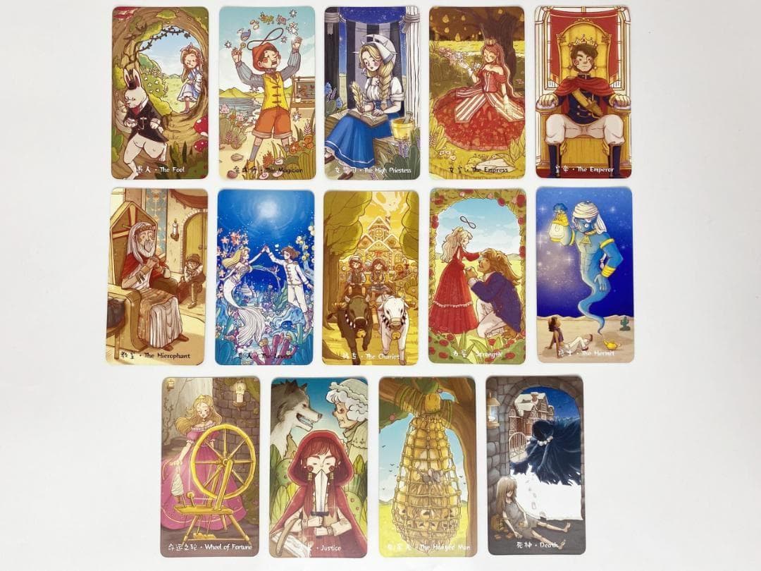 正規品タロットカード】豪華箔押し仕様✨童話や物語を描いた絵本のよう