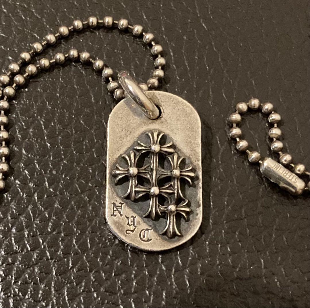 クロムハーツ レイズドドッグタグ NYC限定チャーム シルバーネックレス クロムハーツ（Chrome Hearts）ドッグタグ レイズドセメタリー NYC