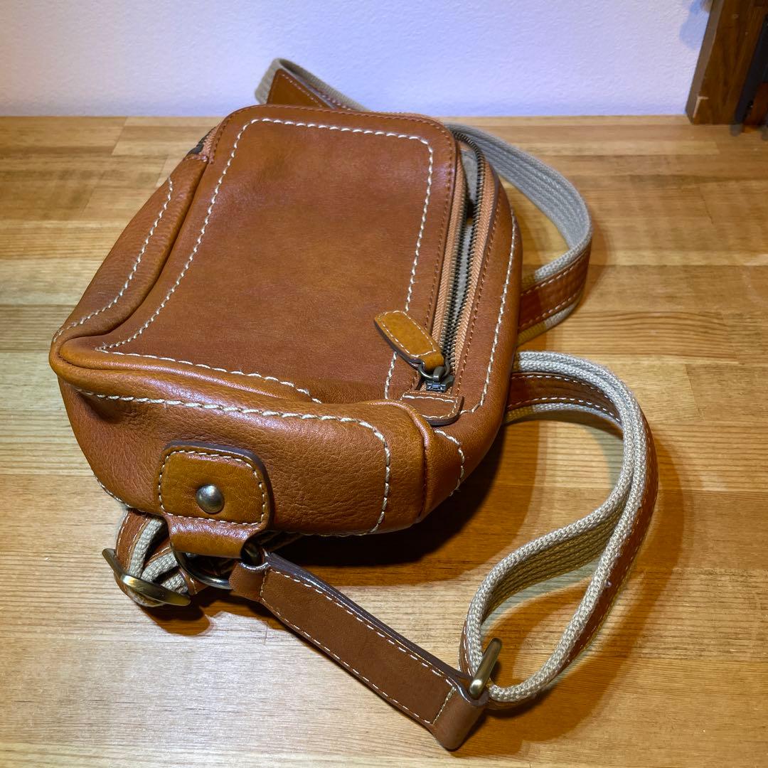 土屋鞄　レザー製コンパクトショルダーバッグ 数量限定色】レザースマホショルダー – ショルダーバッグ – 土屋鞄製造所