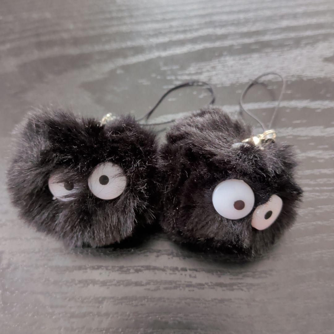 まっくろくろすけ キーホルダー 2点セット - メルカリ