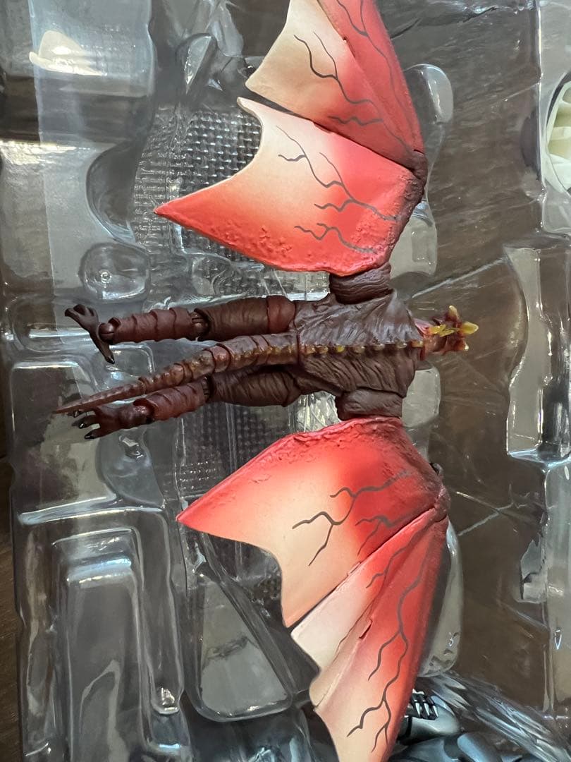 S.H.MonsterArts メカゴジラ （1993）&ガルー ダ＆ラドン