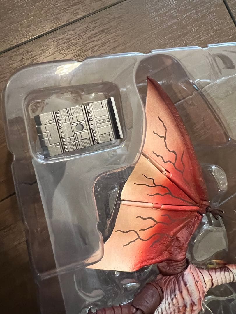 S.H.MonsterArts メカゴジラ （1993）&ガルー ダ＆ラドン