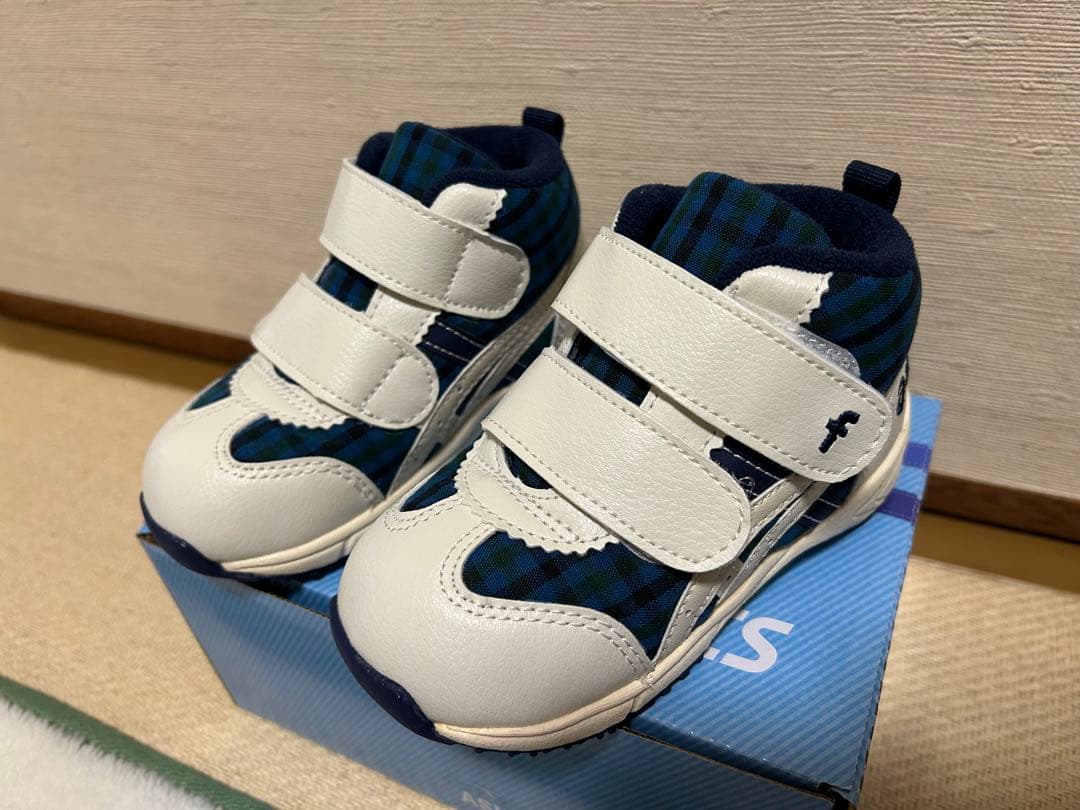 【9月限定値下】asics×Familiar チェック柄スニーカー　14.5cm