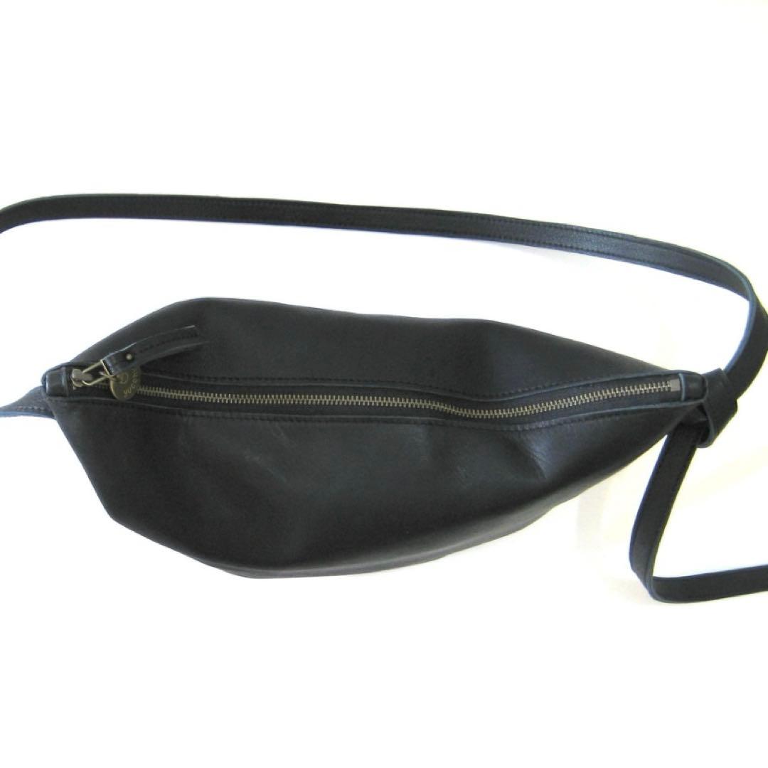 ユッキーノ ハーフムーン ブラック 本革製 ミニショルダーバッグ