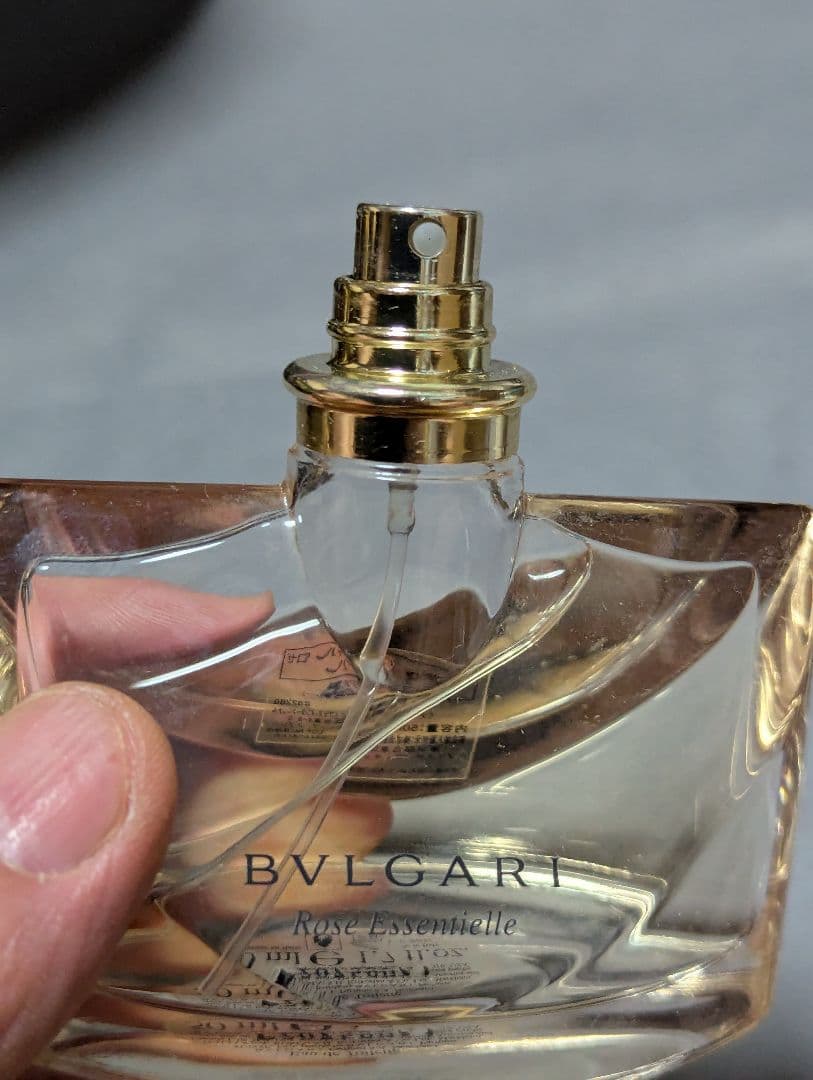 廃盤希少ローズエッセンシャルロゼオードトワレ50ml - メルカリ