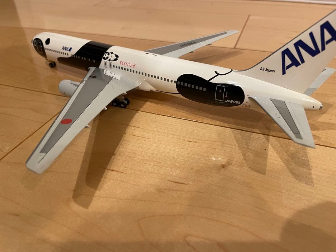 ANA ボーイング767-300ER 特別塗装モデル 1/200 - メルカリ