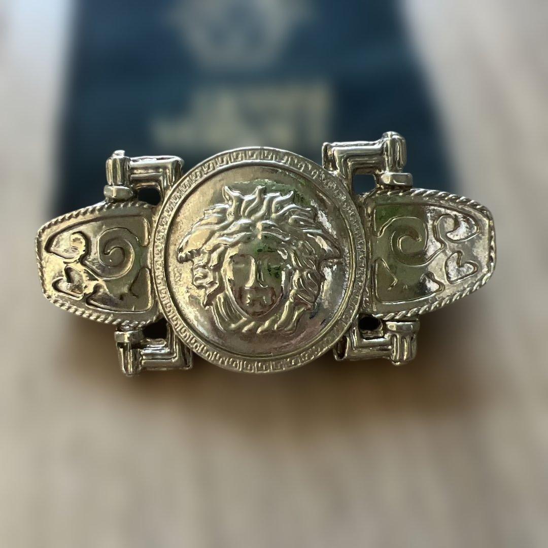 VERSACE ブローチ　シルバー　メデューサ メドゥーサ '95 イヤリング シルバー | VERSACE JP