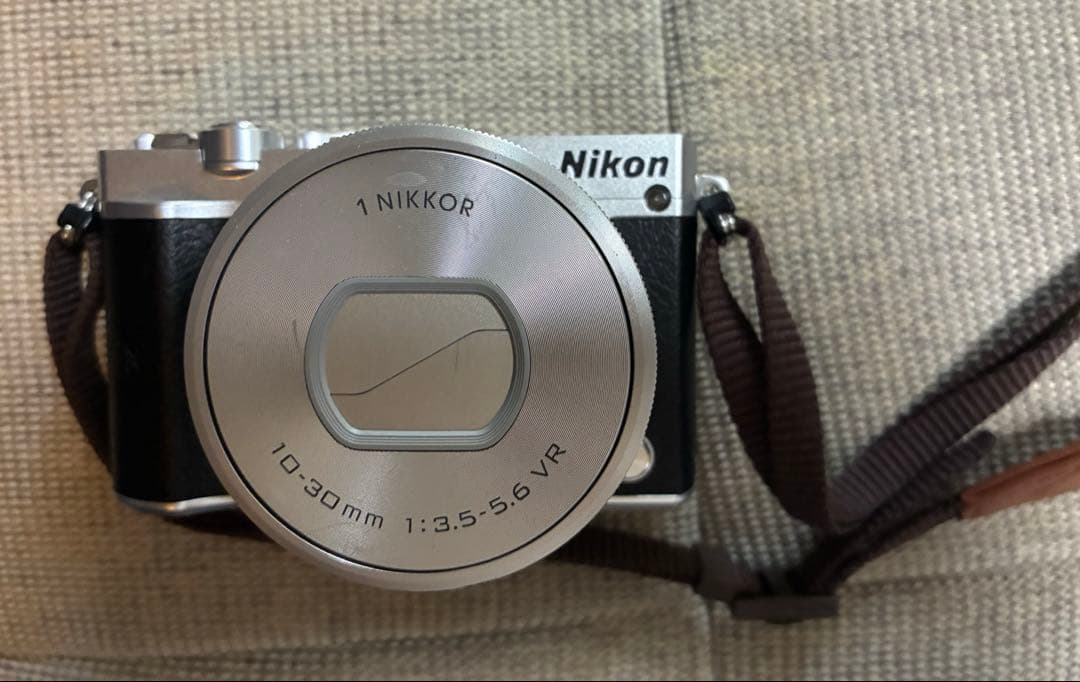 ミラーレス Nikon 1 J5 標準ズームレンズ 純正ケース付き - メルカリ