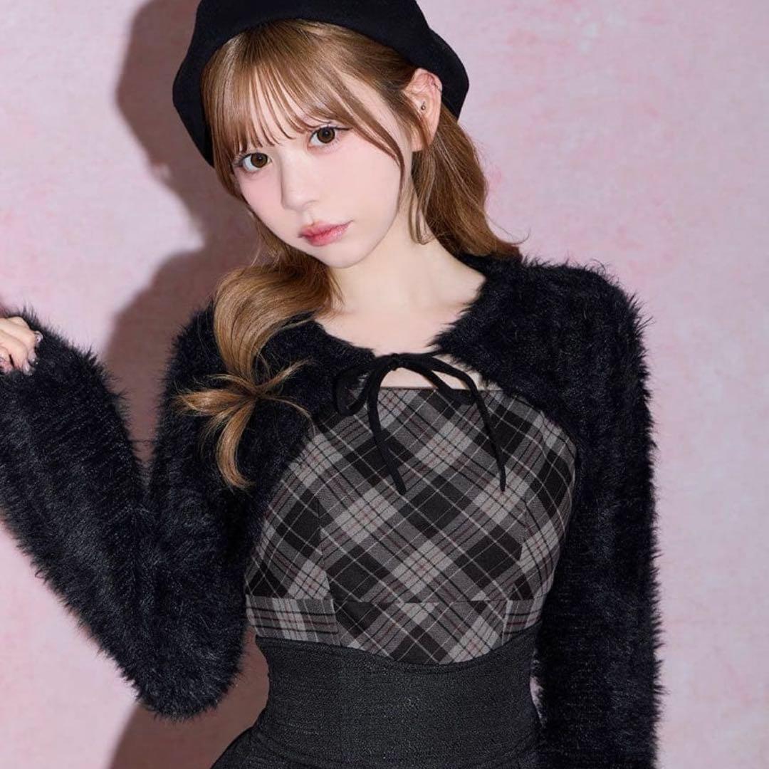 ミシェルマカロン シャギーボレロsetチェックトップス - メルカリ