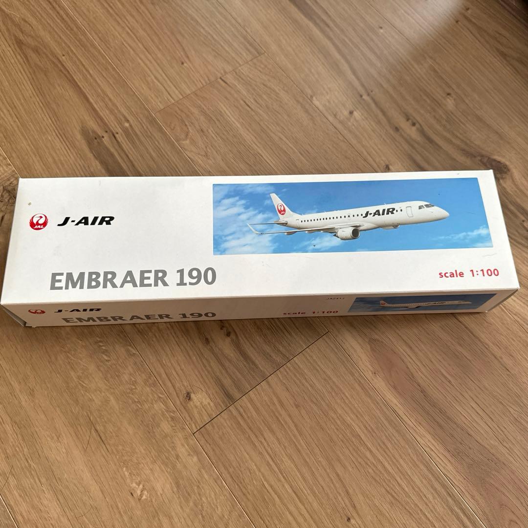 J-AIR ENBRAER 190 1/100 エンブラエル モデルプレーン - メルカリ