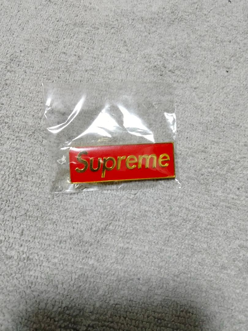 supreme ピンバッジ 新品、未使用 - メルカリ