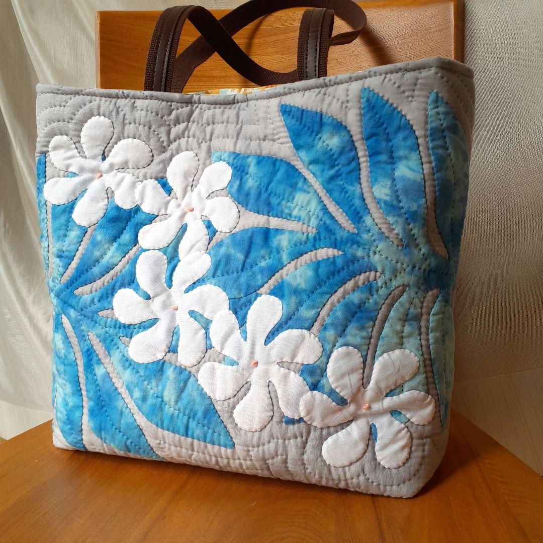 ハワイアンキルト バッグ プルメリア&ラウアエ グレー&ブルー - メルカリ