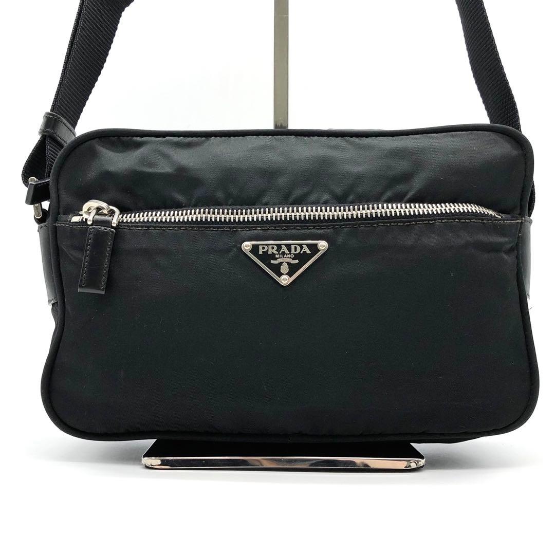 プラダ ショルダーバッグ 三角ロゴプレート シルバー金具 ナイロン