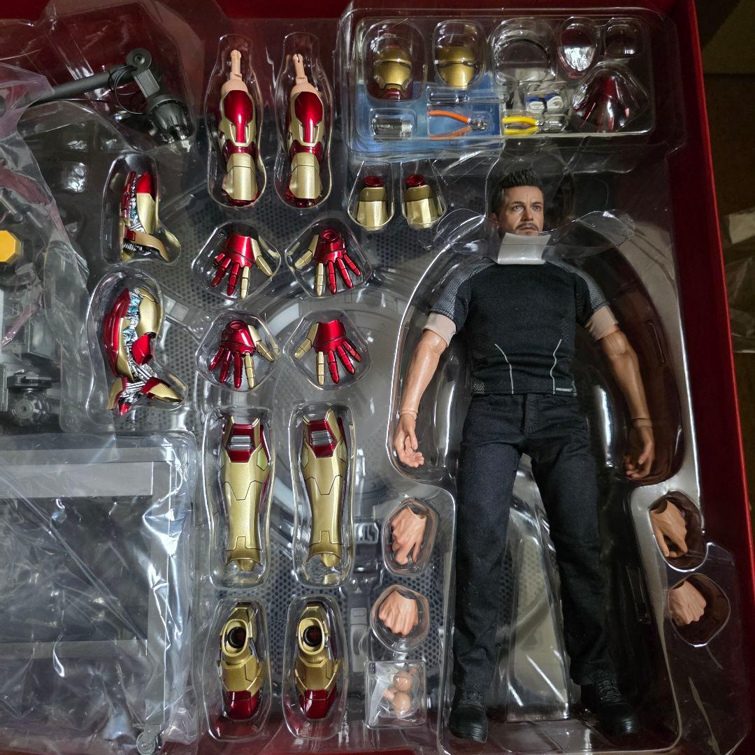 hottoys 『アイアンマン3』トニー・スターク（開発作業版） - メルカリ