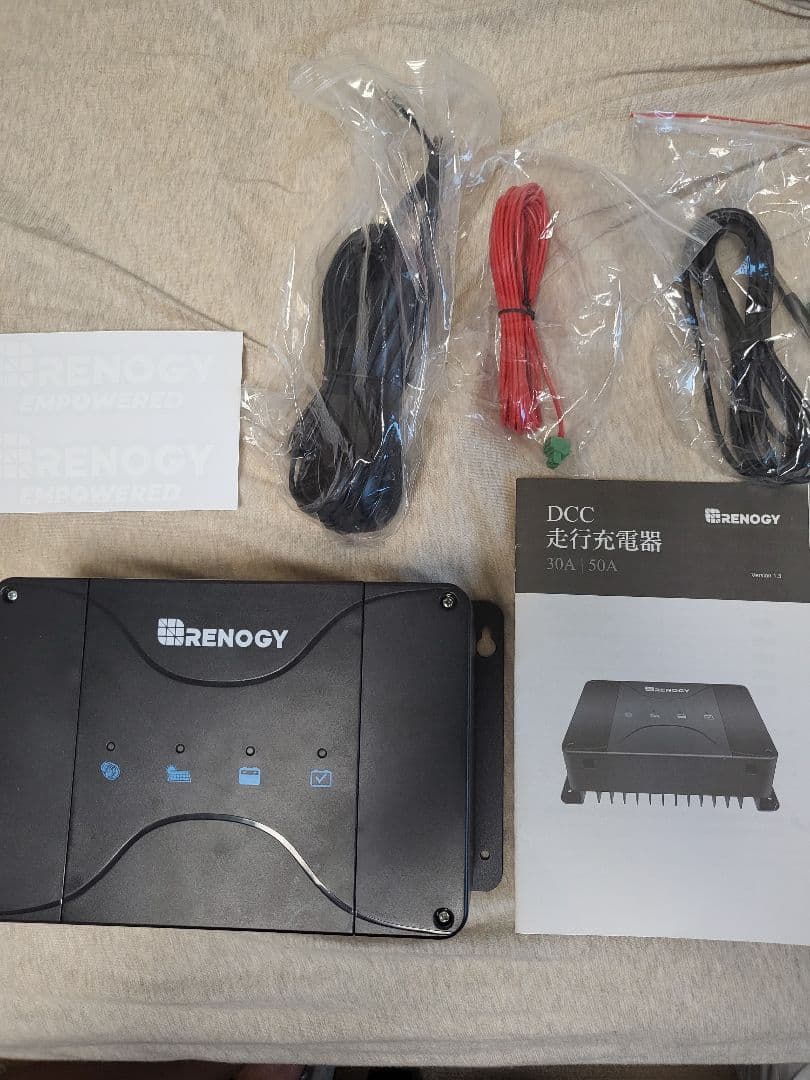 【パピコ】RENOGY DCC MPPT 走行充電器　12V30A Amazon.co.jp: Renogy DCC 走行充電器12V 30A MPPTチャージ