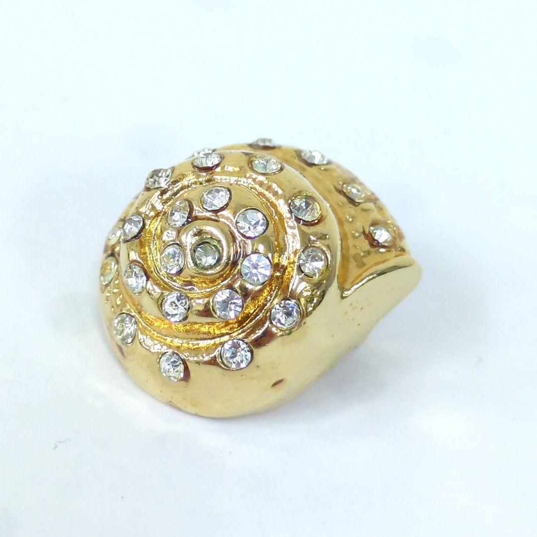 ジャンニヴェルサーチェ クリスタルラインストーン ピンブローチ ゴールドカラー ジャンニヴェルサーチェ クリスタルラインストーン ピンブローチ