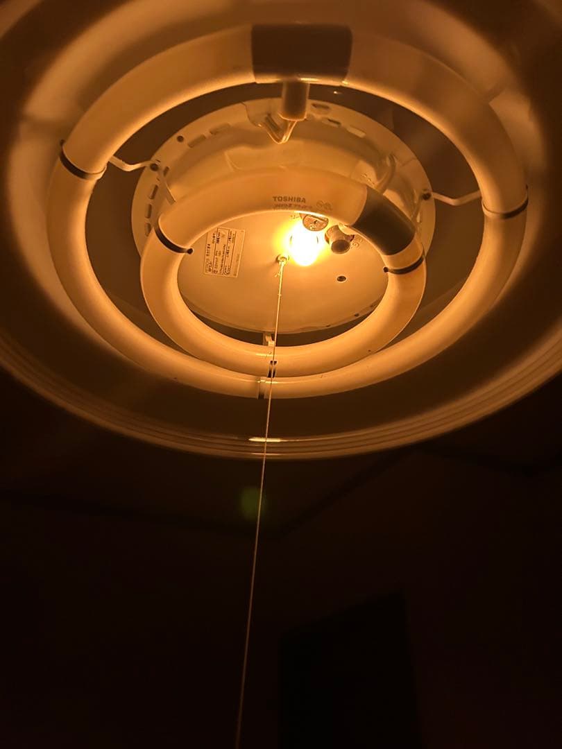 TOSHIBALEDシーリングライト 円形 ホワイト 調光機能付き - その他人気