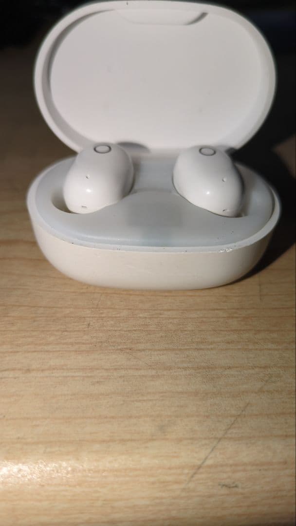 AirPods本体 ホワイト 充電ケース付き アップル Lightning充電ケース付きAirPods(第3世代) ［リモコン