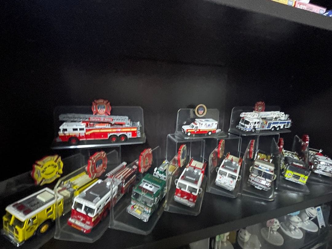 Code3 消防車、ハシゴ車、救急車　11台セット Amazon.co.jp: CODE3 コード3 1/64 F.D.N.Y. ニューヨーク市消防局