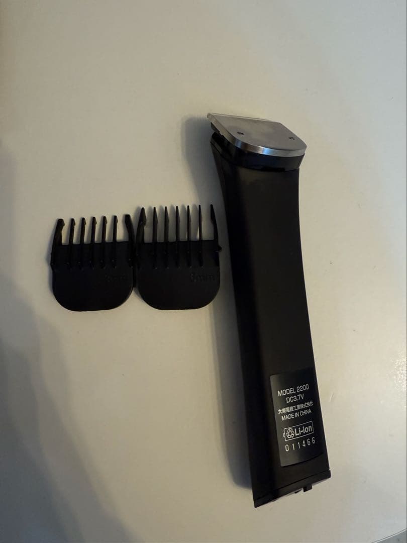 THRIVE バリカン 充電器・オイル・アタッチメント3mm/6mm付き - メルカリ