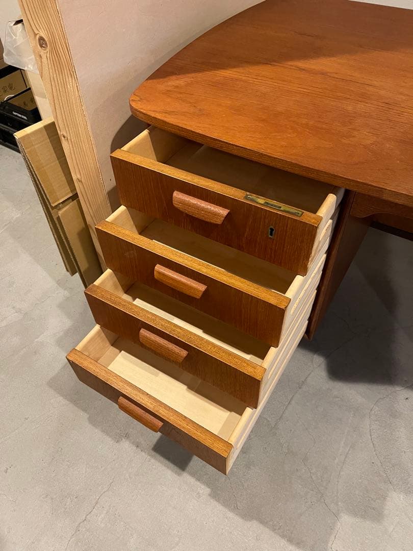 ヴィンテージ 北欧家具 チーク材 キドニーデスク デンマーク - メルカリ