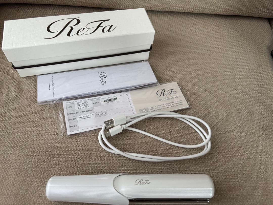 リファ　ビューテック フィンガーアイロン ホワイト リファ ビューテック フィンガーアイロン | 01 ホワイト ReFa | LIPS