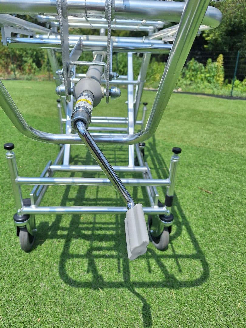 トヨタ純正昇降型ストレッチャー 車載（松永製作所製) - メルカリ