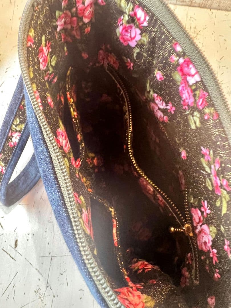 ロラライハリス♡ダークブルーWデニム♡刺繍のショルダーバッグ