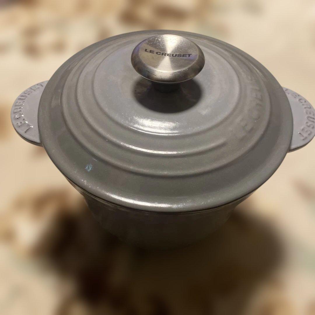 LE CREUSET 鋳鉄製 両手鍋 グレー - メルカリ