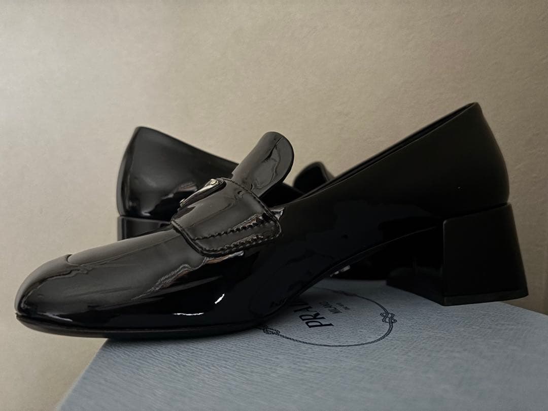 PRADA プラダ ローファー 三角ロゴ ヒール エナメル