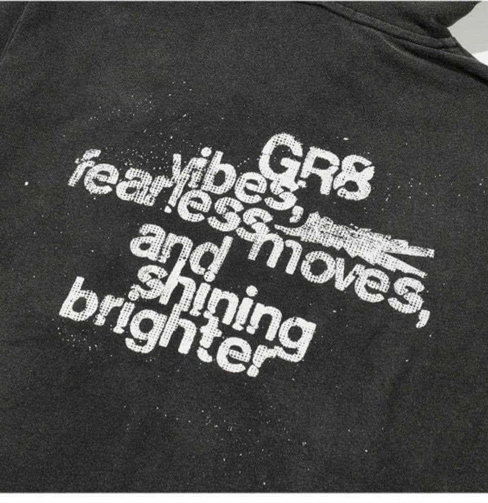 GR8 LE SSERAFIM コラボ XL ジップパーカー - メルカリ