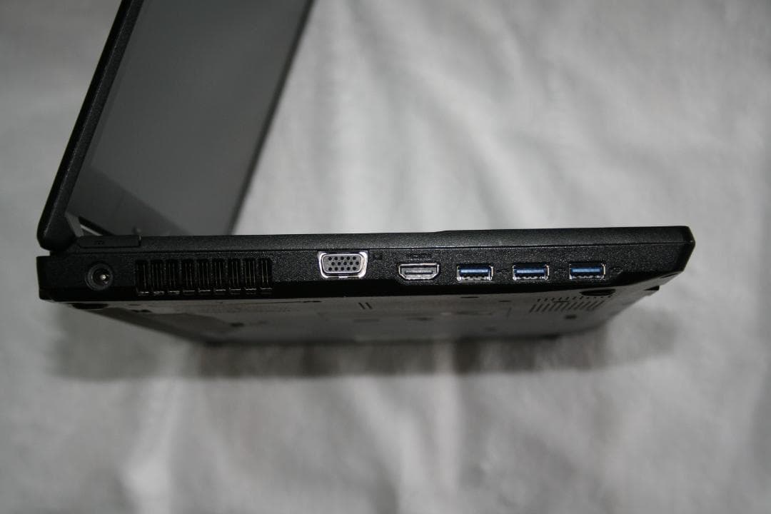 富士通 A576/P i5-6200U SSD256GB オフィス365