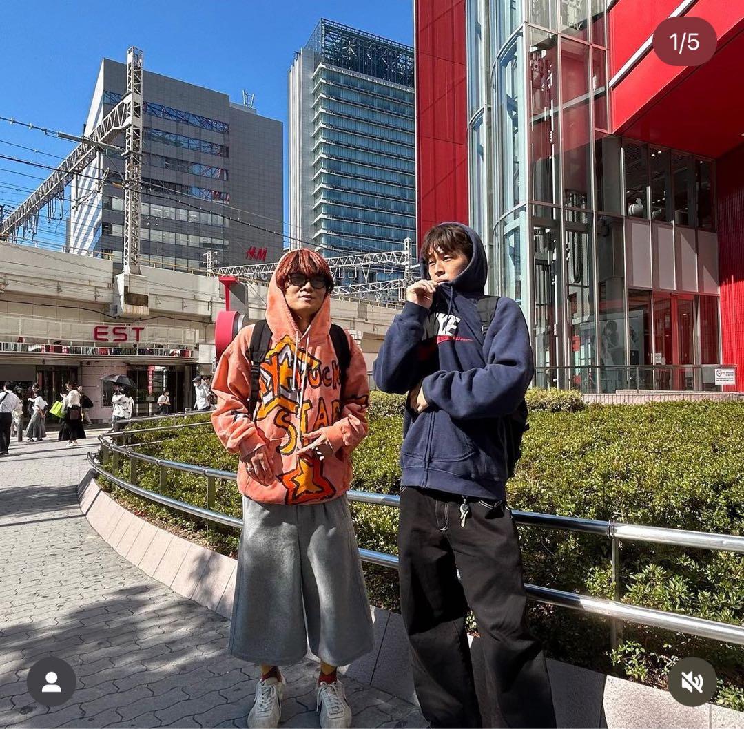 ポーカーズつかさ着用 domicile tokyoスヌーピー グラフィックパーカ