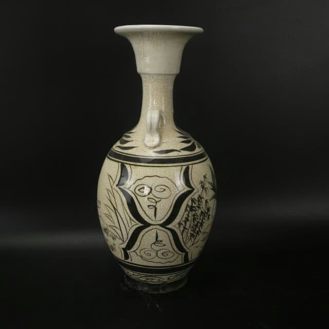 北宋磁州窯 黒掻落し瓶 】 草花文 骨董 中国古玩 発掘された歌