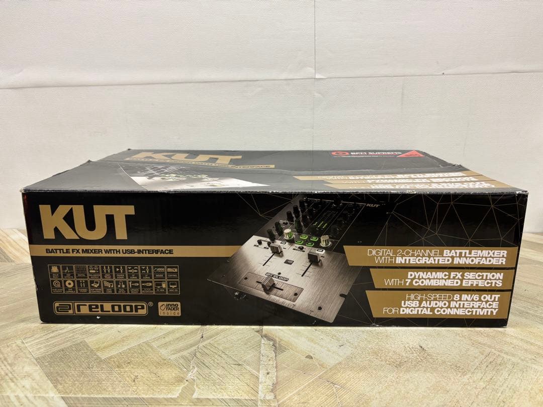 reloop USBインターフェイス搭載のデジタル2chDJミキサー KUT innoFader、USBインターフェイス搭載のデジタル2chバトルDJミキサー