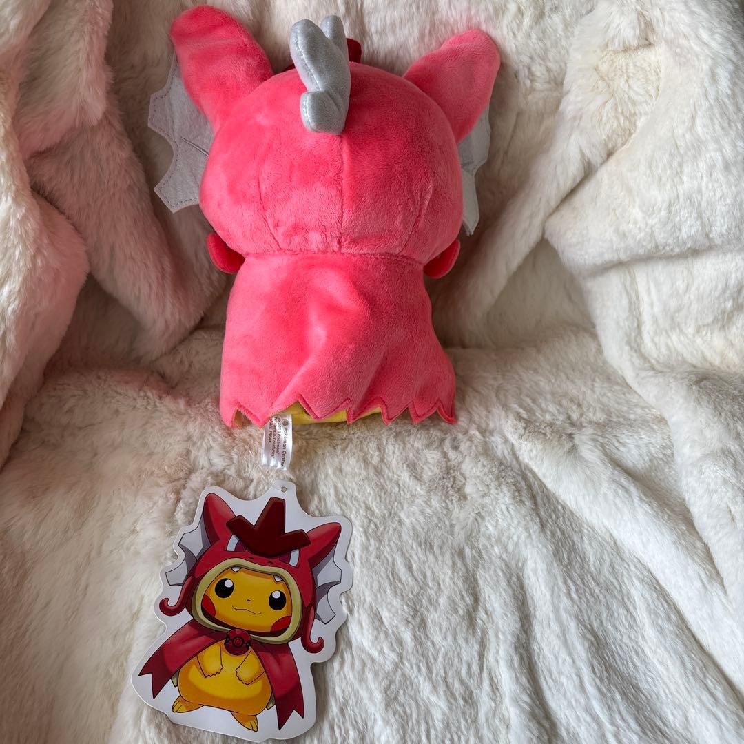 ポケモンセンター ヒロシマ 赤いギャラドス ポンチョ ピカチュウ