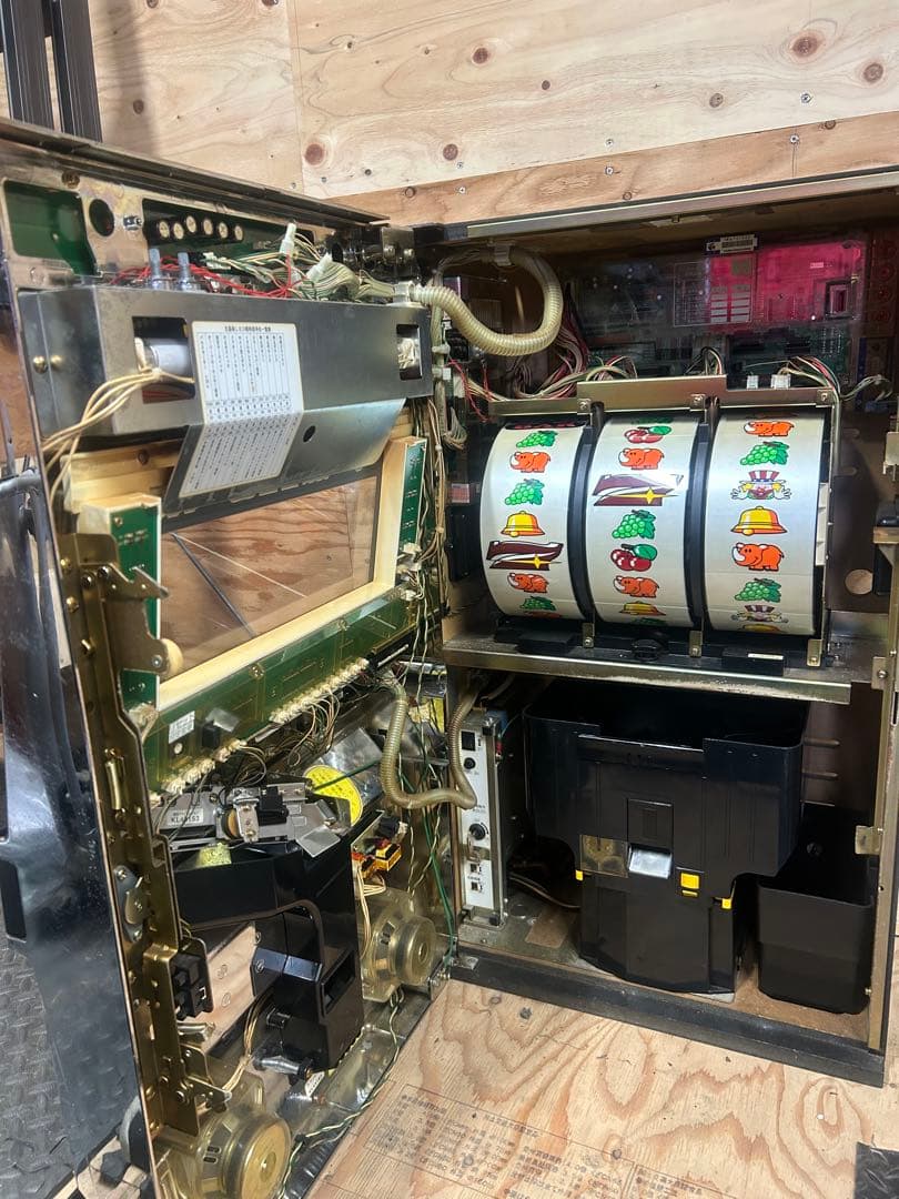 実機 アイムジャグラー7 5号機 鍵コイン付き 千葉県より - メルカリ