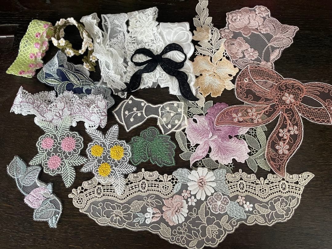 B)聖なるおすそ分けファイル コラージュ素材 A)聖なるおすそ分け