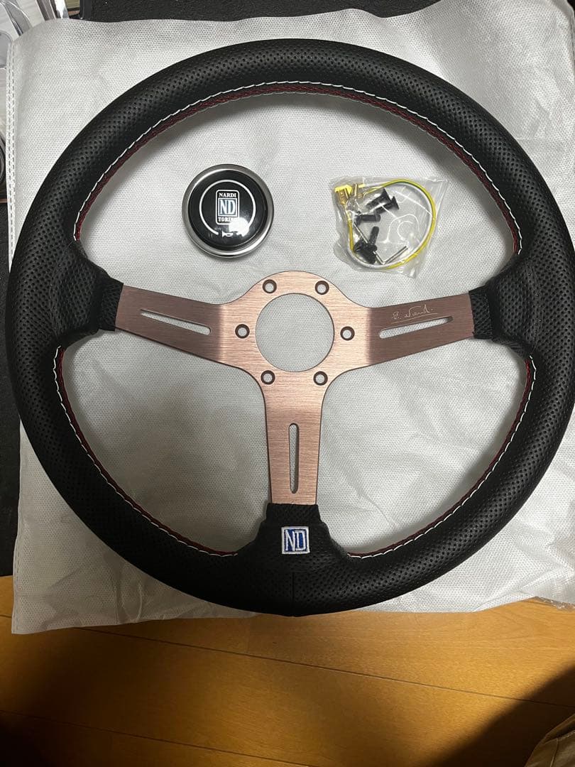 ナルディ　ステアリング　クラシック　アルミ製、レッドステッチ NARDI ナルディ ステアリング クラシック [SPORTS TYPE A] CLASSIC